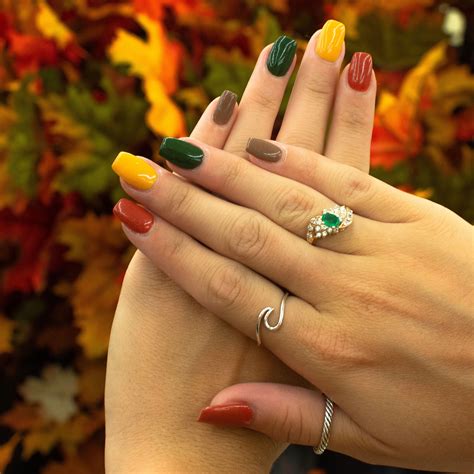 fall ombre nail colors|cute fall themed nails.